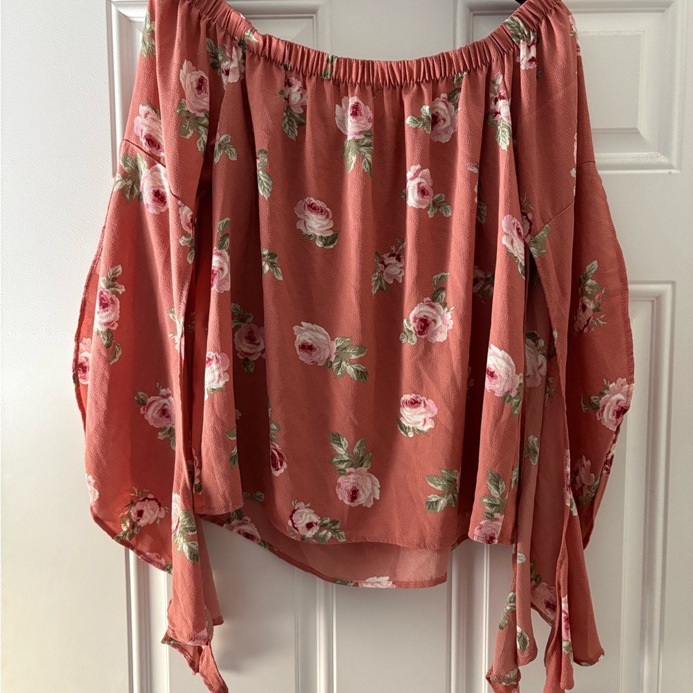 Floral Off-Shoulder Top - Picture 2 of 3